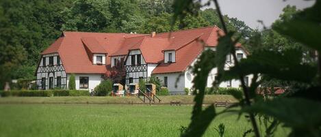 Fachada de la propiedad