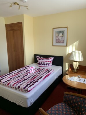 スタンダード シングルルーム | WiFi (無料)