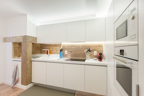 Refrigerador, microondas, horno y lavavajillas