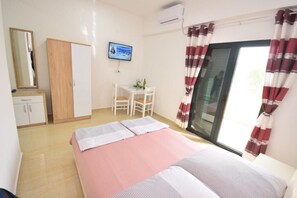 1 bedroom, iron/ironing board, WiFi, bed sheets