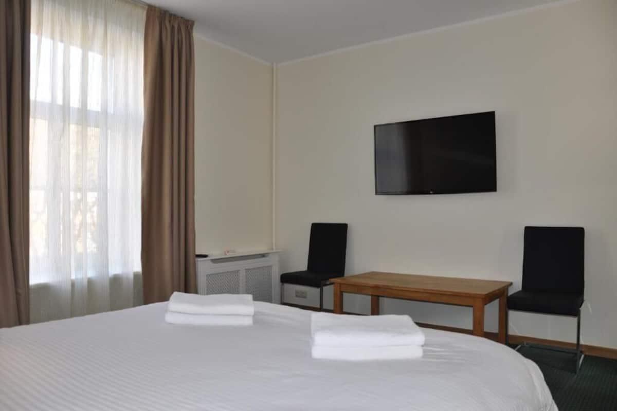 Wifi gratis y ropa de cama