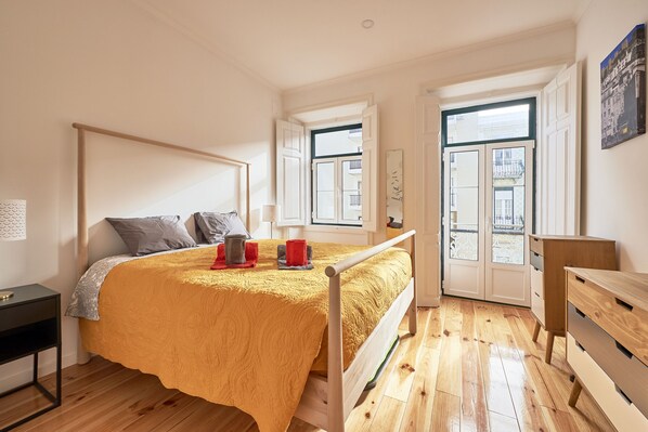 3 bedrooms, iron/ironing board, free WiFi, bed sheets