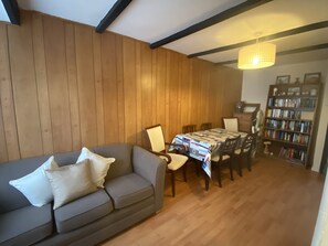 Dining - Narnia (Delabole)