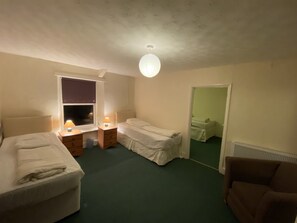 4 chambres, accès au Wi-Fi (inclus)