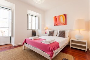 1 habitación, tabla de planchar con plancha, wifi gratis y ropa de cama 