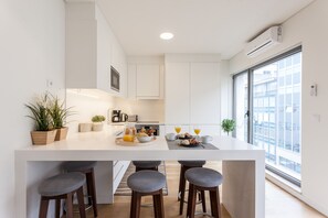 Fridge, microwave, oven, dishwasher