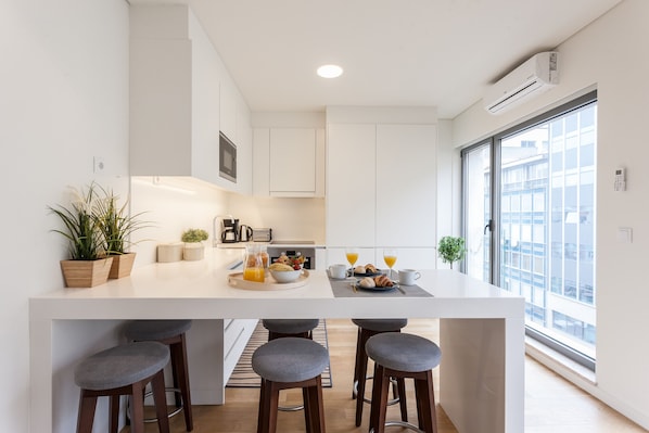 Fridge, microwave, oven, dishwasher