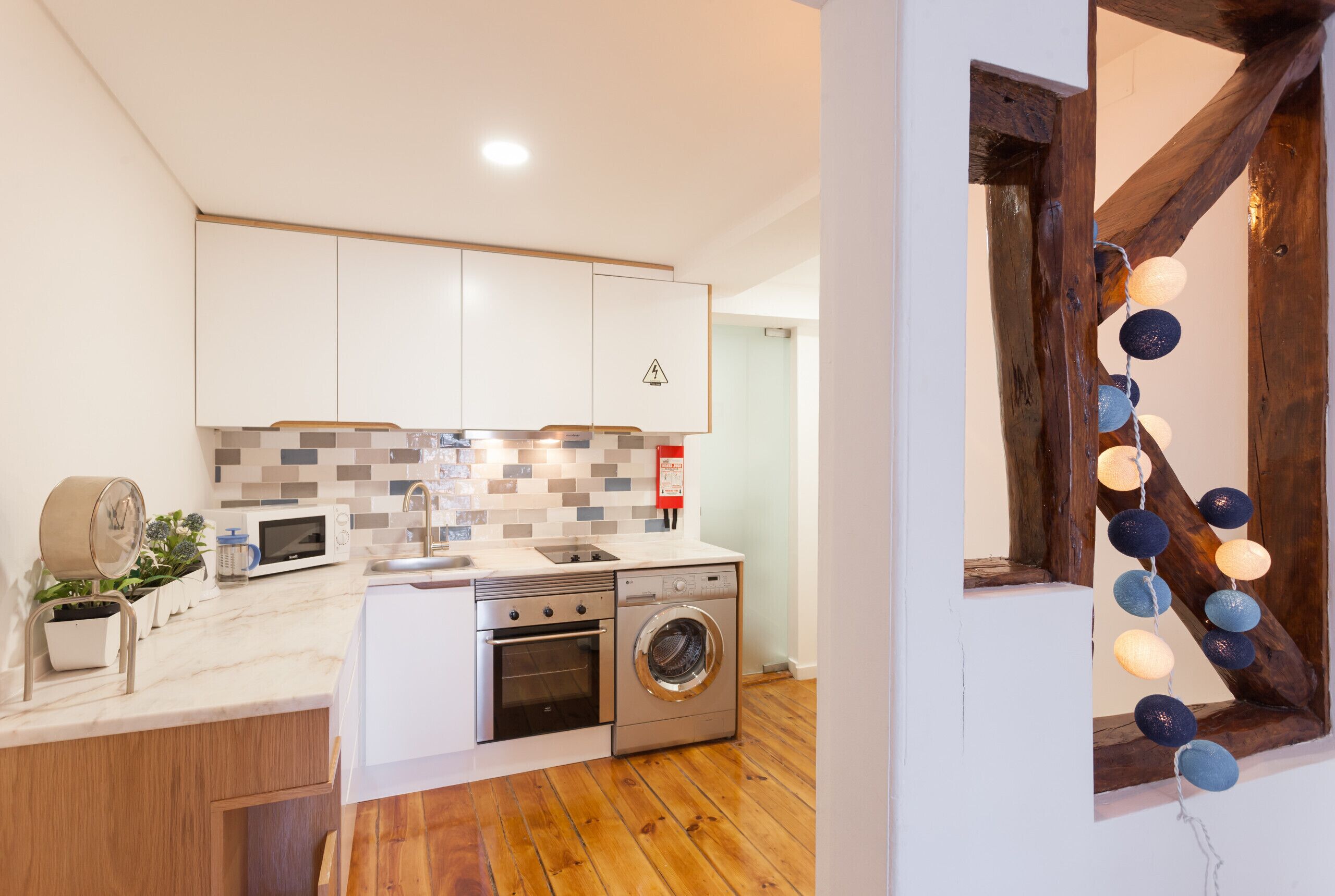 Réfrigérateur, micro-ondes, four, cafetière/bouilloire