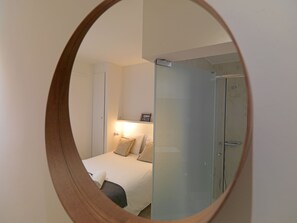 2 quartos, ferros/tábuas de passar roupa, Wi-Fi de cortesia