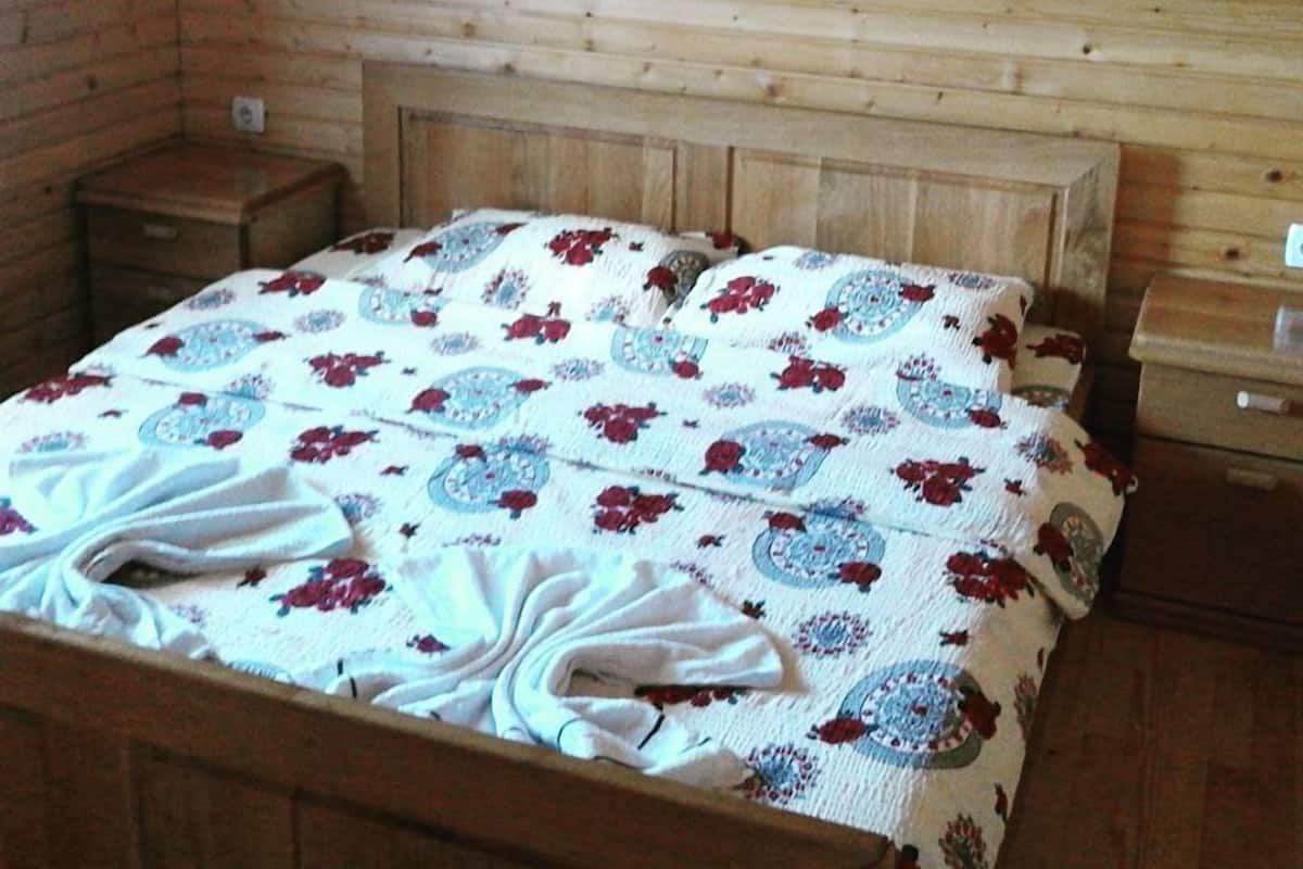 2 bedrooms, free cribs/infant beds, free WiFi