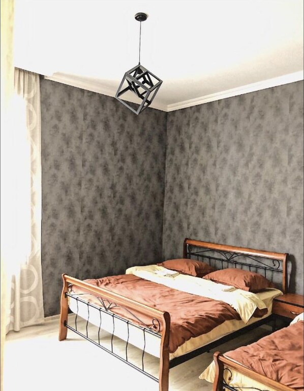 Standard-Apartment | 5 Schlafzimmer, schallisolierte Zimmer, kostenloses WLAN, Bettwäsche