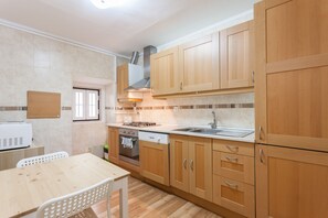 Refrigerador, microondas, horno y lavavajillas 