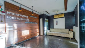 Reception - Hotel New Empire (Ahmedabad)