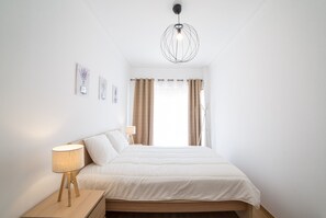 2 chambres, fer et planche à repasser, accès au Wi-Fi (inclus)
