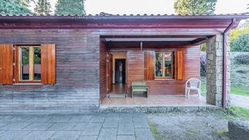 Bungalow, 2 Bedrooms | Free WiFi
