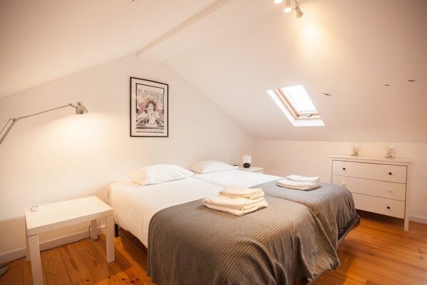 2 habitaciones, tabla de planchar con plancha y wifi gratis 