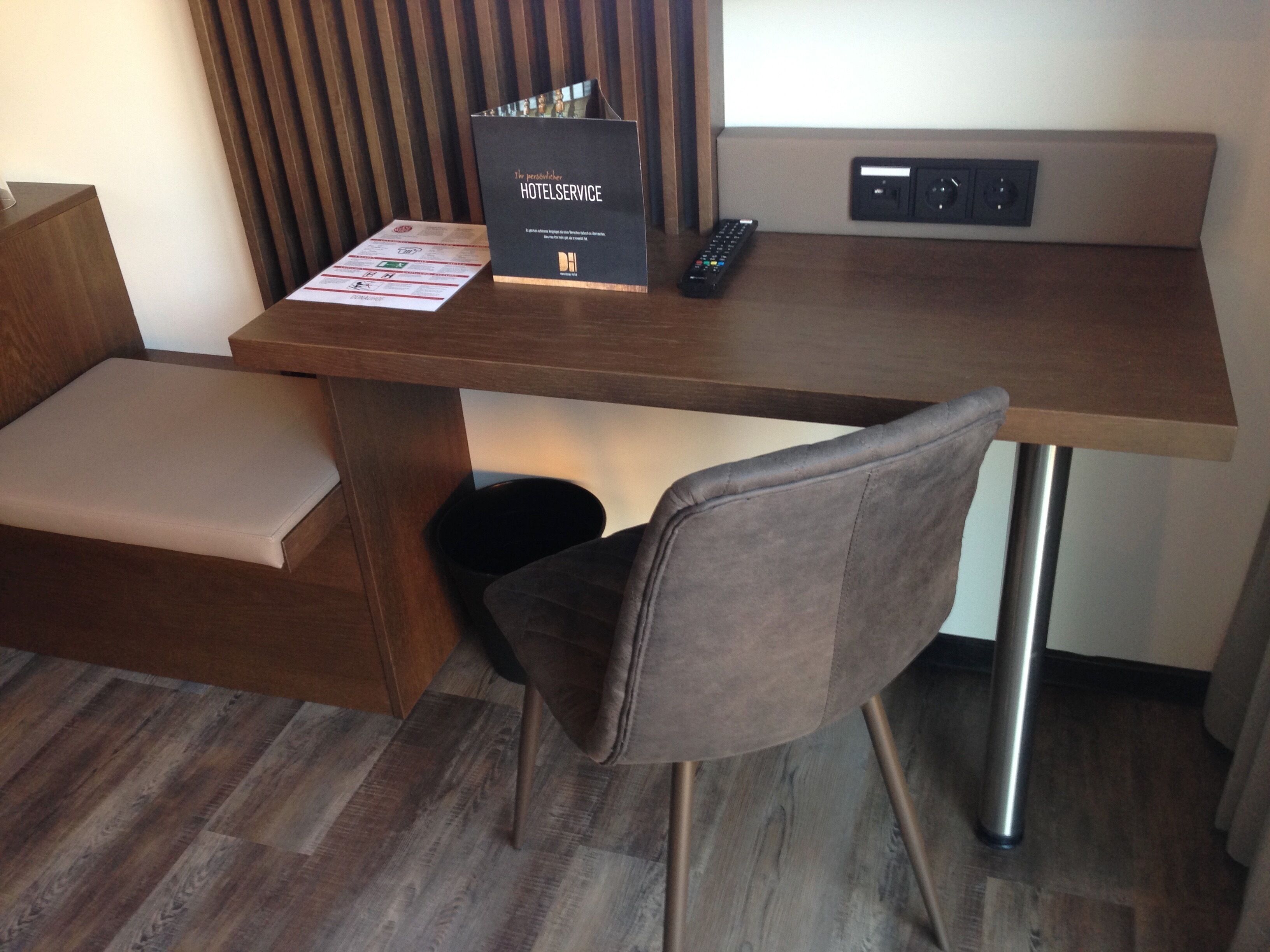 standard single room | living area | 50-inch led tv with cable channels, tv