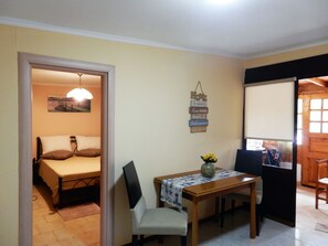 2 bedrooms, iron/ironing board, WiFi, bed sheets - Lovely house close to the beach and water sports activities, near to the Airport (Artemis)