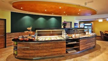 Café da manhã com buffet todos os dias (EUR 5 por pessoa)
