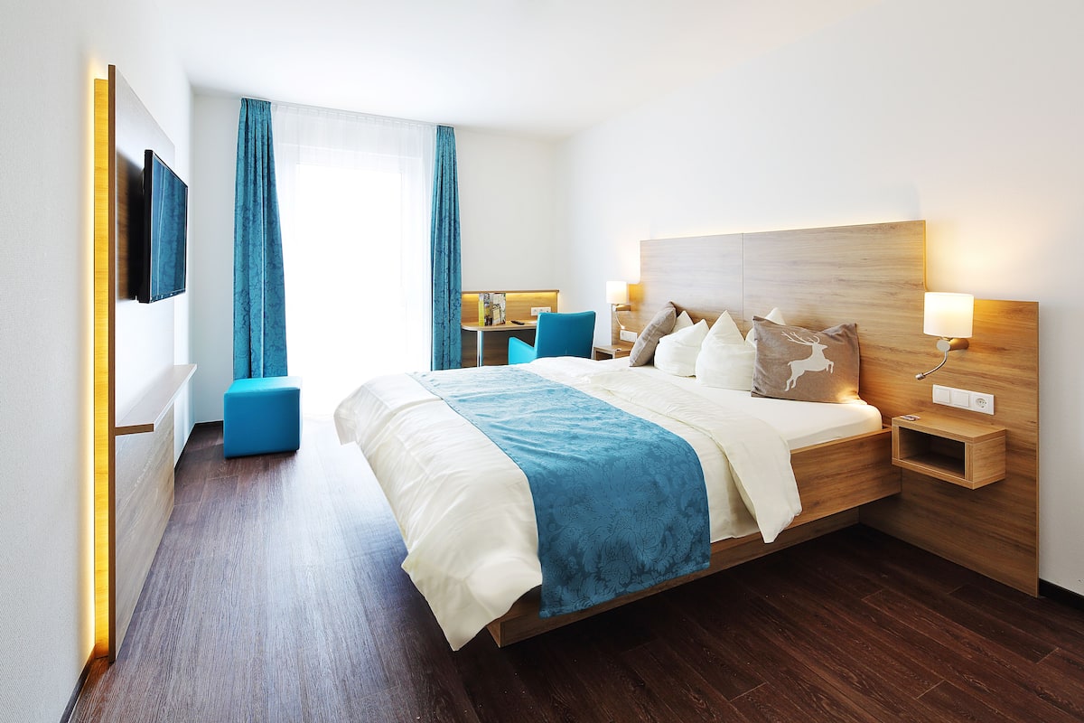 Quarto casal | Individualmente decorados, individualmente mobiliados, escrivaninha