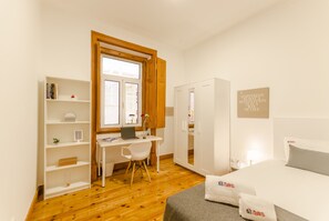 5 Schlafzimmer, Bügeleisen/Bügelbrett, kostenloses WLAN, Bettwäsche