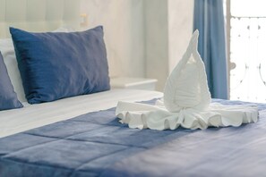 Standard Room | In-room safe, desk, soundproofing, iron/ironing board - Alma Adry (Naples)