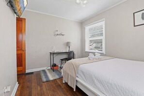 2 habitaciones, tabla de planchar con plancha, wifi y ropa de cama 