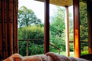 2 bedrooms, iron/ironing board, bed sheets