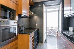 Réfrigérateur, micro-ondes, four, lave-vaisselle