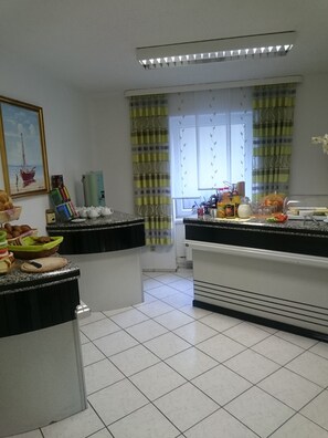 Daily continental breakfast for a fee - Asterra (Saalfeld-Saale)