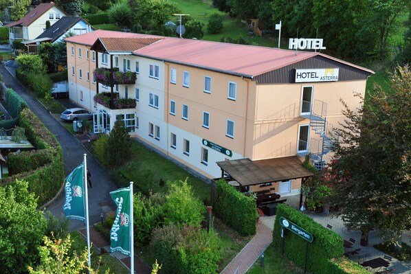 تفاصيل الفندق من الخارج