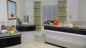 Petit déjeuner buffet