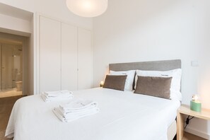 2 bedrooms, iron/ironing board, free WiFi, bed sheets - FLH Restauradores Charming Apartment (Lisbon)