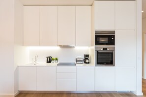 Fridge, microwave, oven, dishwasher - FLH Restauradores Charming Apartment (Lisbon)