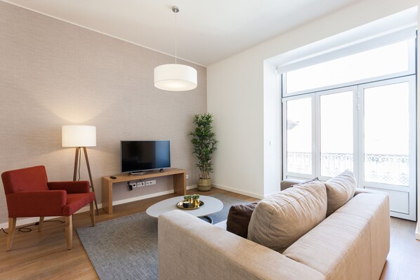 TV - FLH Restauradores Charming Apartment (Lisbon)