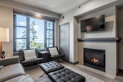 Pow is Now * Pilots 'Peak @ Westin Monache * Premium * Village & Valley Views