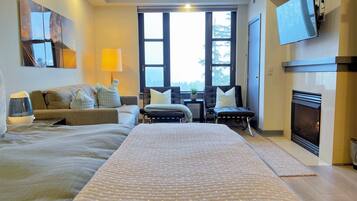 Iron/ironing board, WiFi, bed sheets, wheelchair access