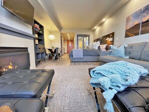 Televisie en een open haard