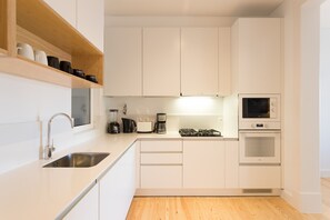 Fridge, microwave, oven, coffee/tea maker