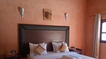 Elite Double Room, 1 King Bed, Mountain View | Egyptian cotton sheets, premium bedding, down comforters