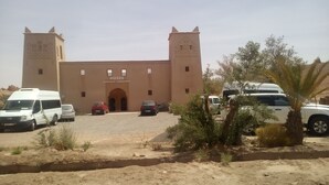 Free self parking - Kasbah Dar Bahnini (Skoura)