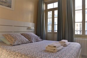 1 Schlafzimmer, Reisekinderbett, kostenloses WLAN, Bettwäsche