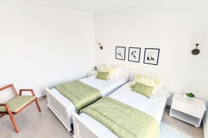 Deluxe Apartment | 2 bedrooms, in-room safe, iron/ironing board, free WiFi