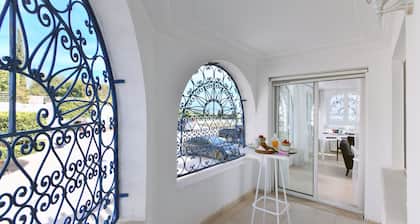 Flowers Apartment