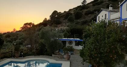 Loft type, pool, terrace, wifi, mountain views, sunsets.