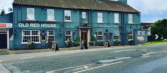 Old Red House 飯店