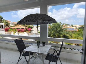 Outdoor dining - Appartement B1 Curacao Jan Thiel Gas /water/Electricity included!! (Jan Thiel)