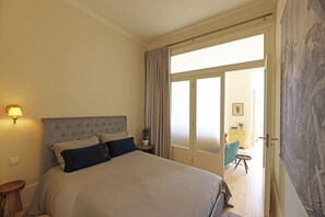 1 bedroom, iron/ironing board, free WiFi, bed sheets - FLH Almada Cozy Apartment with View (Oporto)