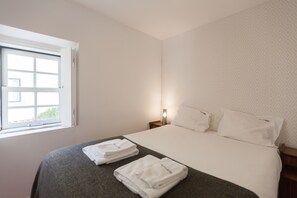 2 chambres, fer et planche à repasser, Wi-Fi gratuit, draps fournis