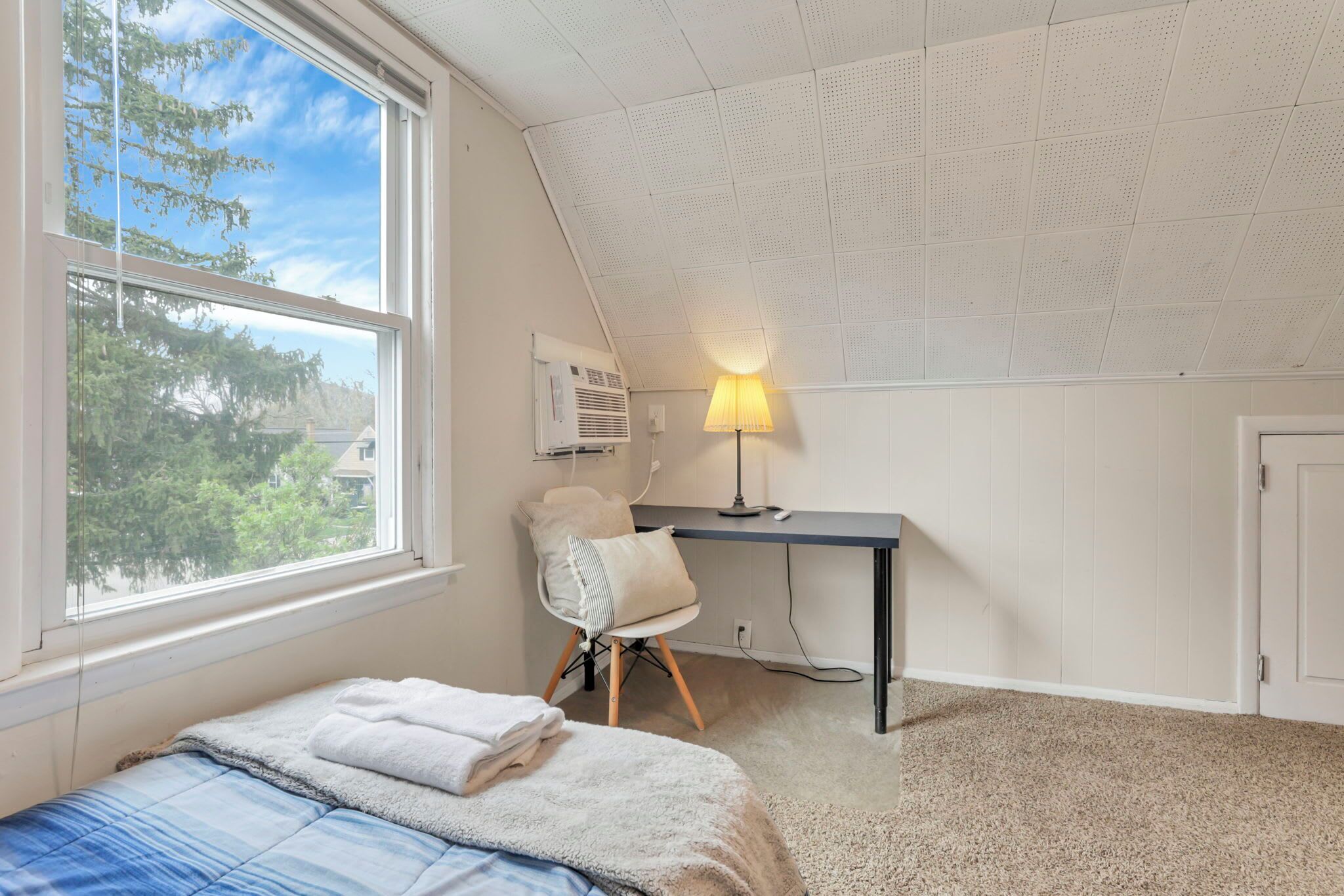 3 bedrooms, desk, iron/ironing board, WiFi
